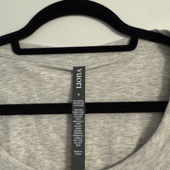 Women's Vuori Long Sleeve Pose Scoop Tee - Picture 4 of 4